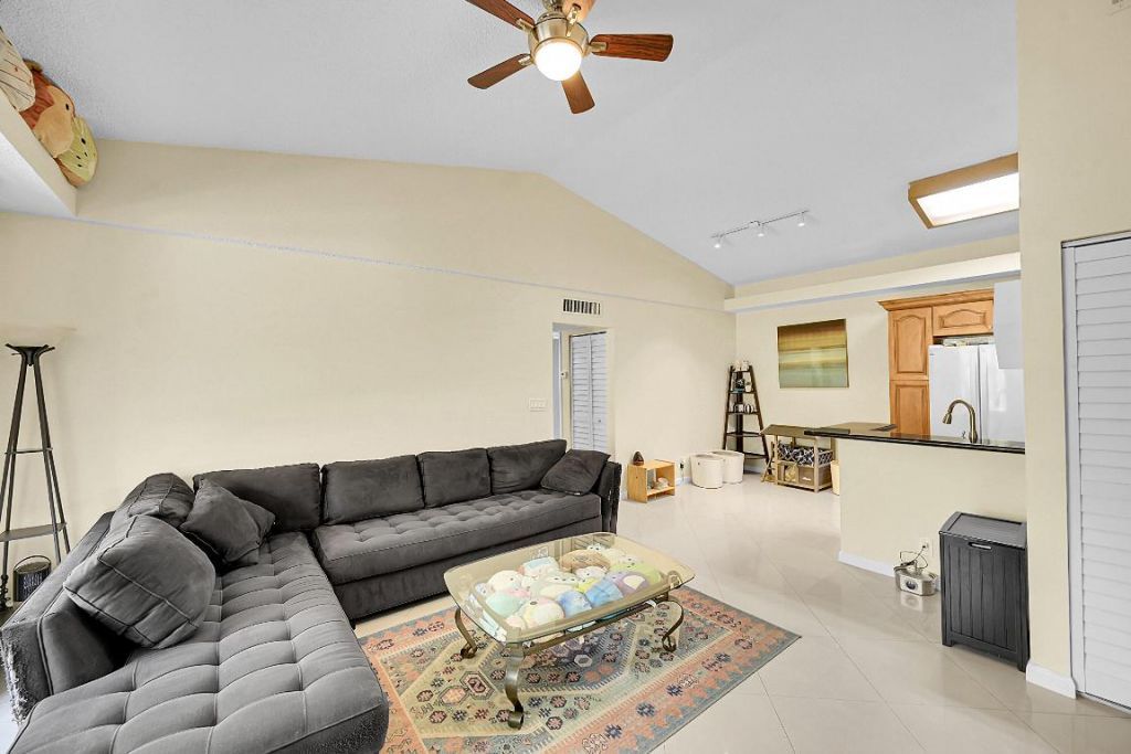 931 Lyons Road, Unit 4201, Coconut Creek, FL 33063 Photo