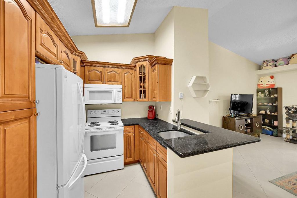 931 Lyons Road, Unit 4201, Coconut Creek, FL 33063 Photo