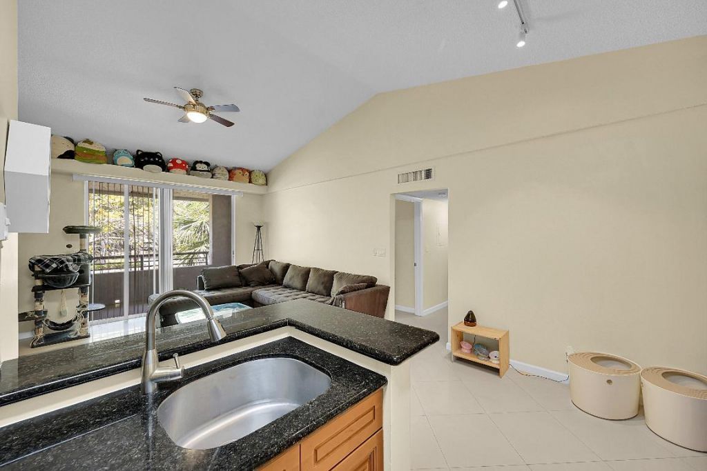 931 Lyons Road, Unit 4201, Coconut Creek, FL 33063 Photo