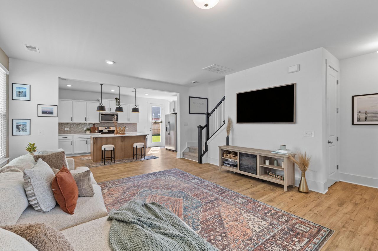 1223 Homecoming Boulevard Photo 5