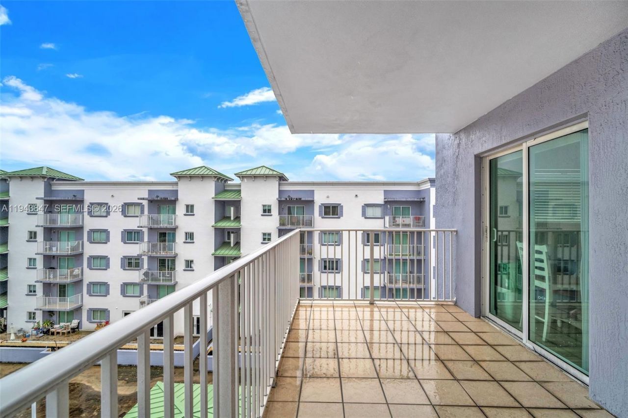 2475 NW 16th St Rd , Unit 601, Miami, FL 33125 Photo