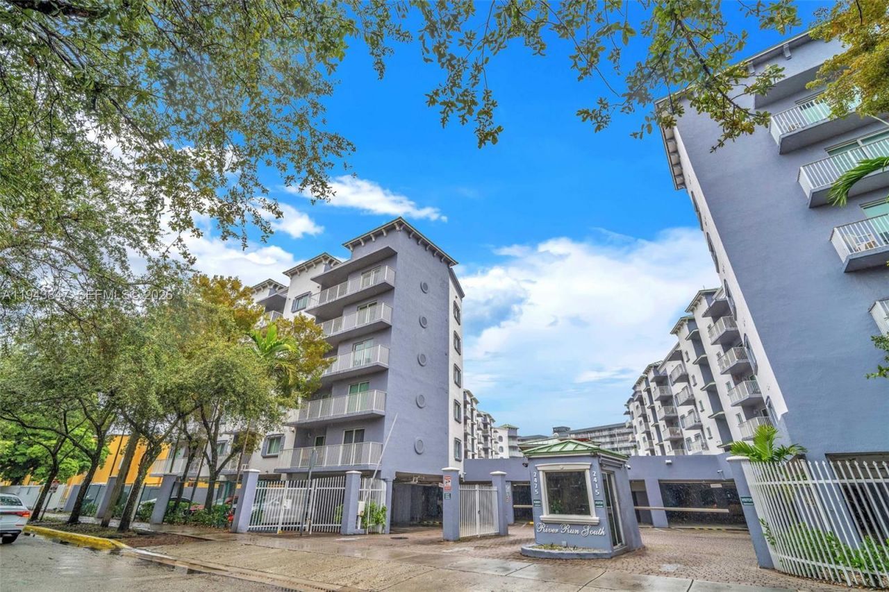 2475 NW 16th St Rd , Unit 601, Miami, FL 33125 Photo