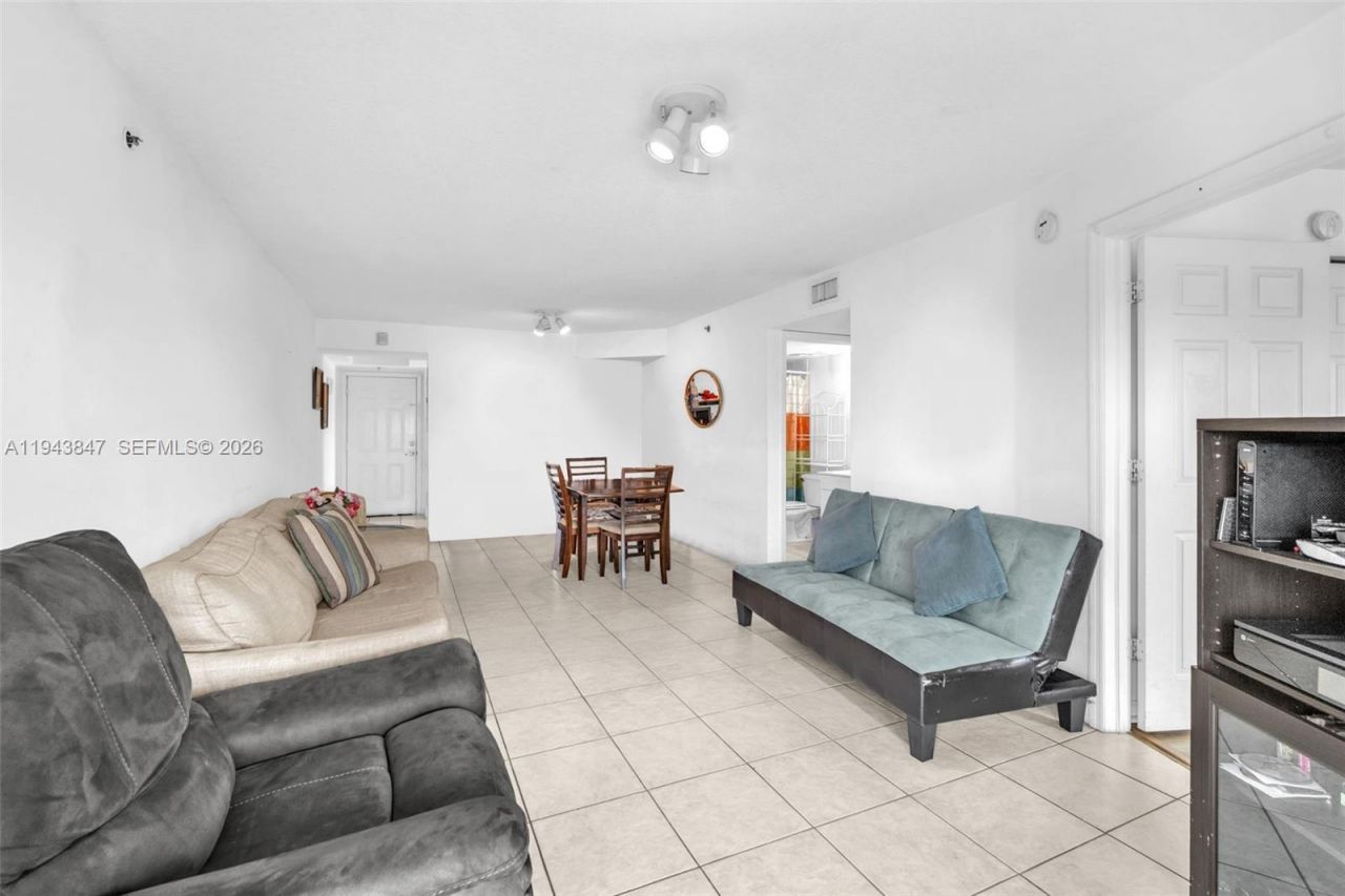2475 NW 16th St Rd , Unit 601, Miami, FL 33125 Photo