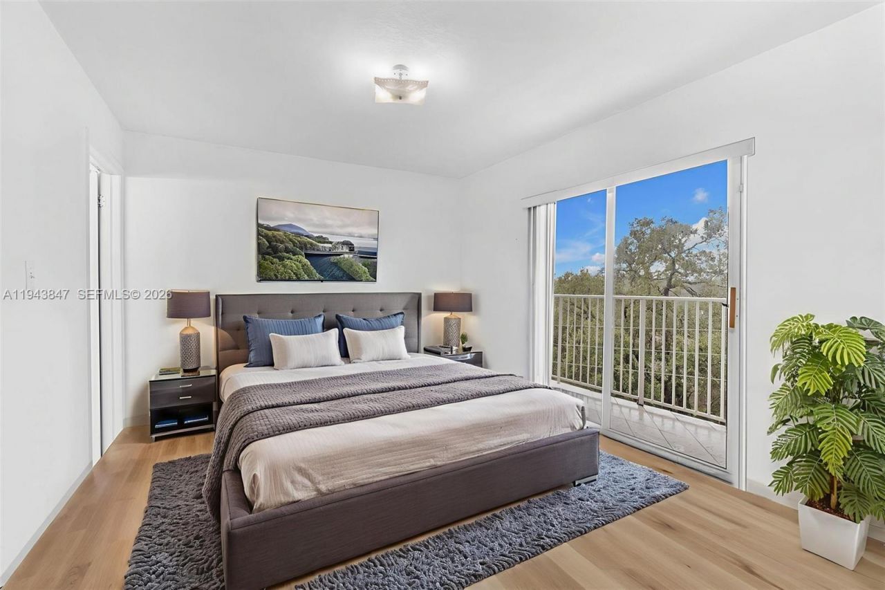 2475 NW 16th St Rd , Unit 601, Miami, FL 33125 Photo