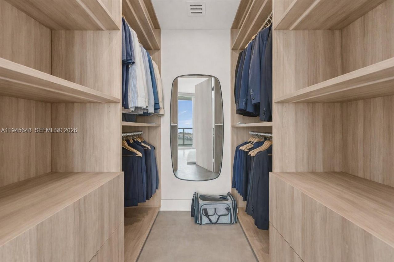 888 Biscayne Blvd , Unit 2409, Miami, FL 33132 Photo