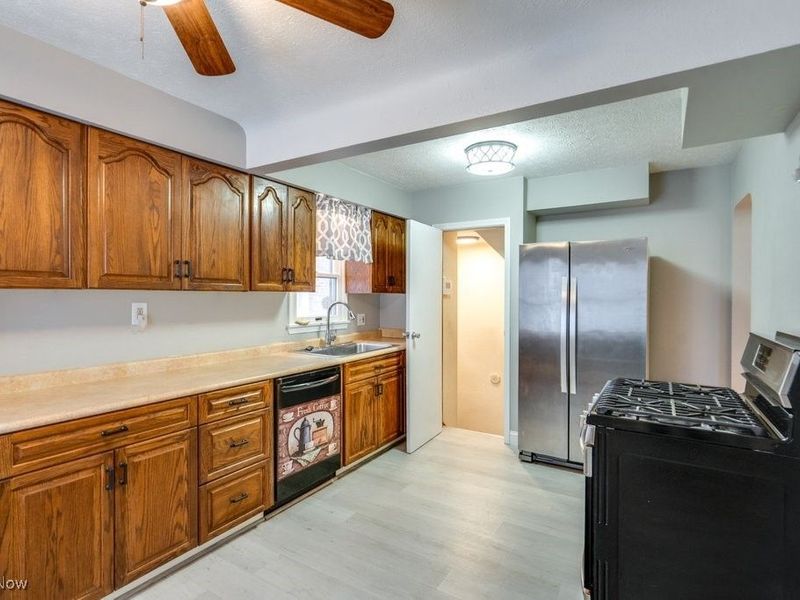 6506 Orchard Avenue, Parma, OH 44129 Photo 7