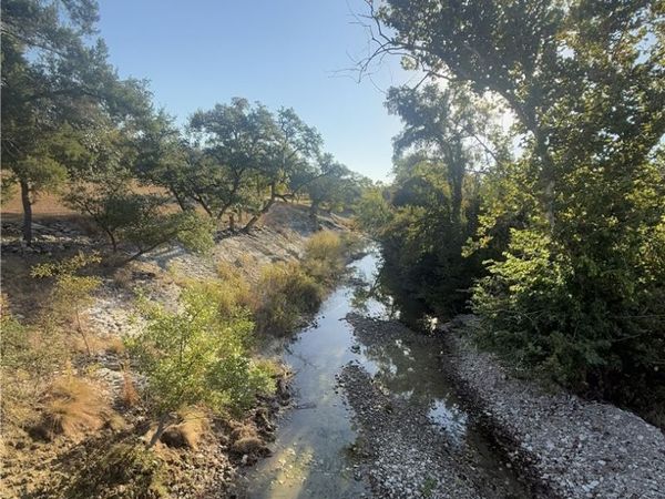 1218 E Creekview Drive, Salado, TX 76571