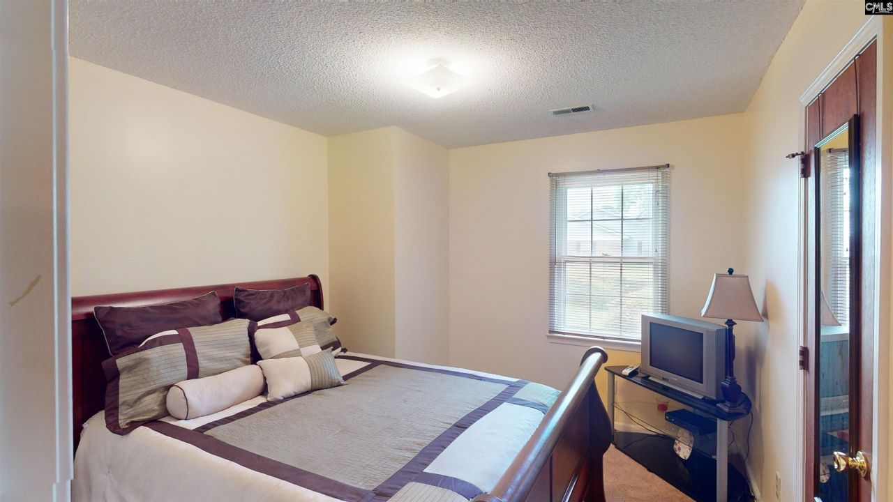 633 Sykes Street Photo 7