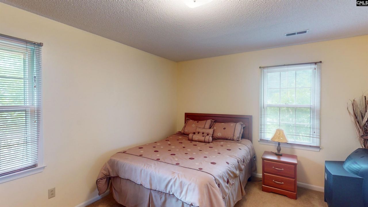 633 Sykes Street Photo 8