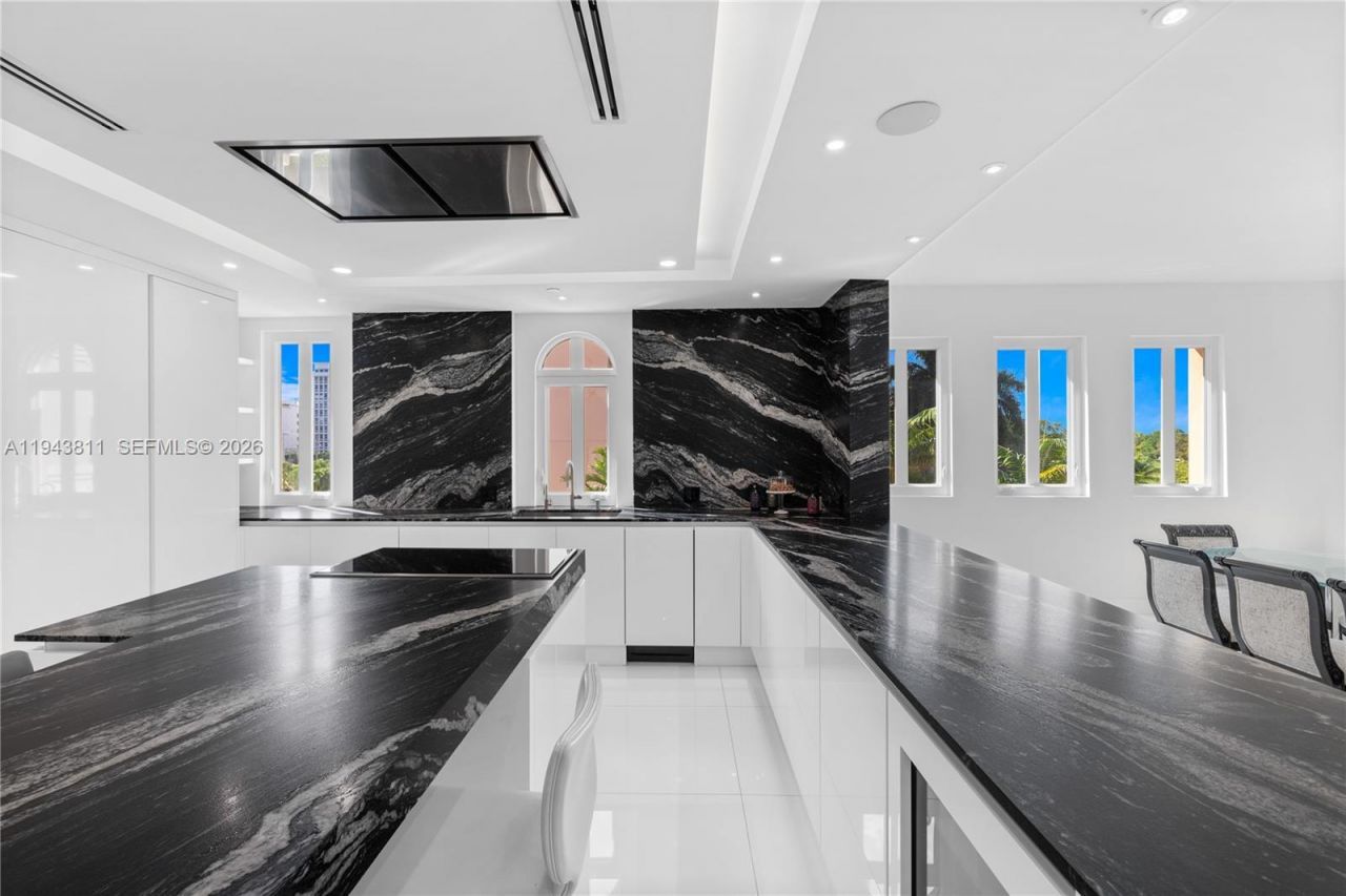 600 Coral Way, Unit 2, Coral Gables, FL 33134 Photo