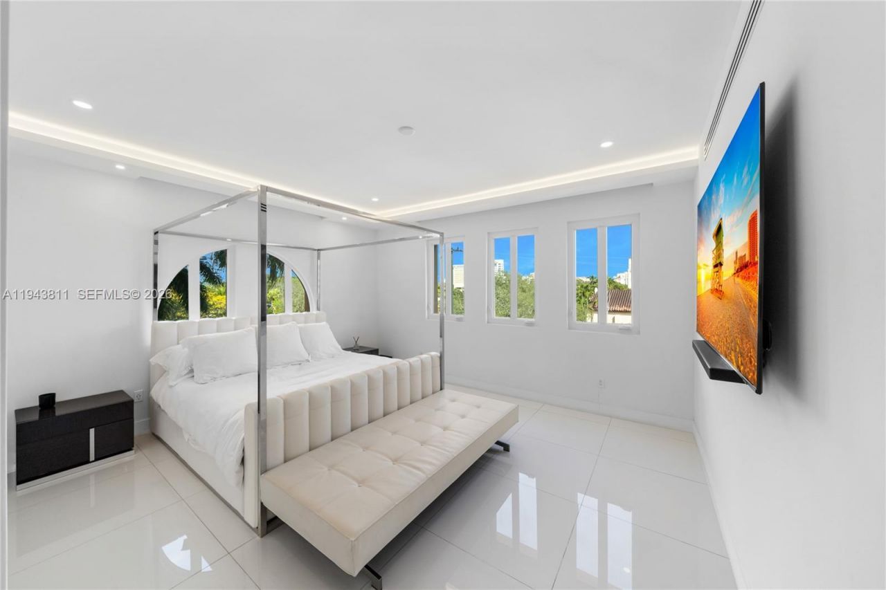 600 Coral Way, Unit 2, Coral Gables, FL 33134 Photo