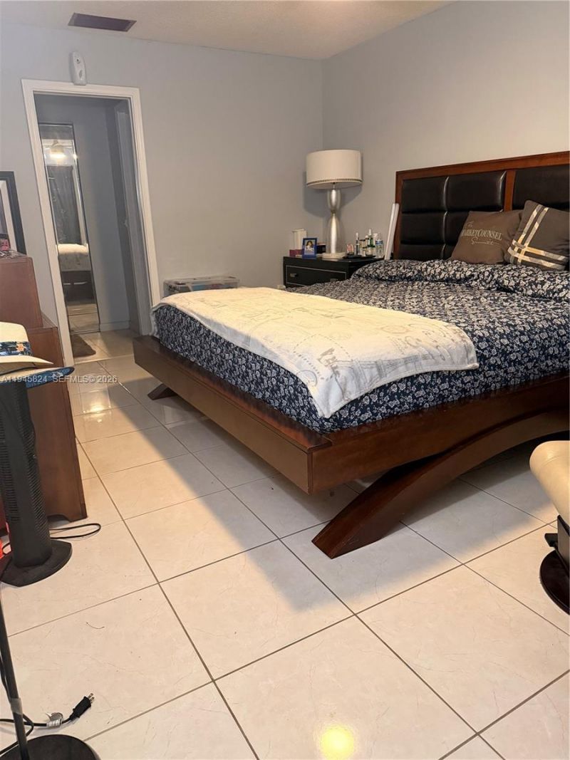 9601 NW 16th St, Pembroke Pines, FL 33024 Photo