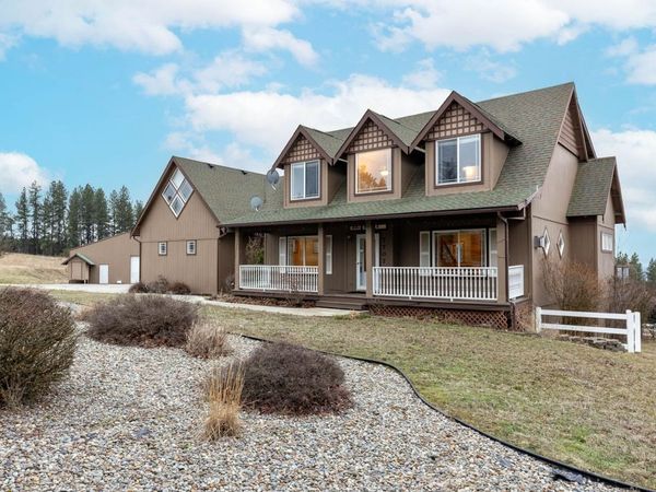 7707 S Chestnut Ln, Mica, WA 99023