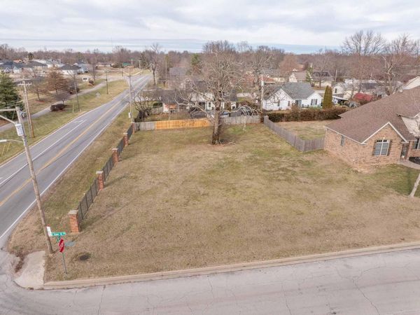 101 E Grace Street , Republic, MO 65738