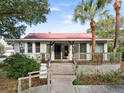 2250 Myrtle Avenue, Sullivans Island, SC 29482