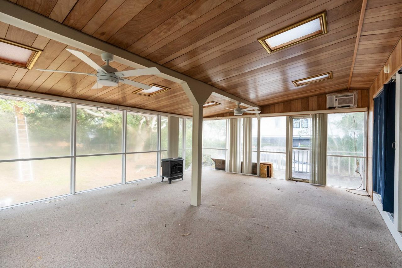 2250 Myrtle Avenue Photo 14