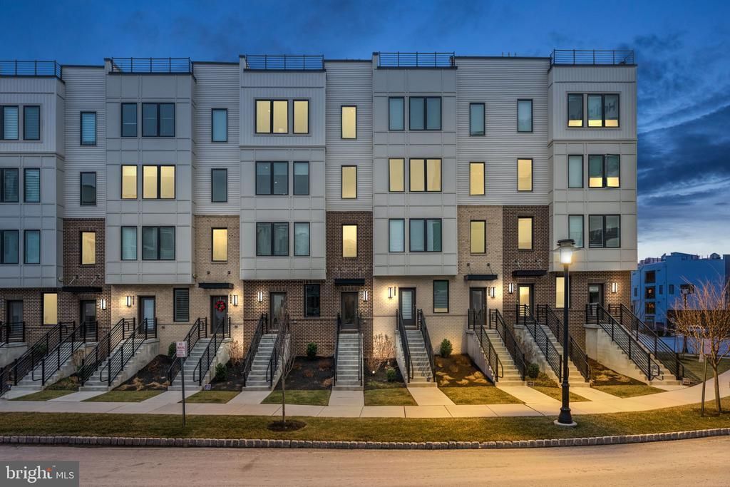 910 Laurens Alley, King of Prussia, PA 19406 Main Photo