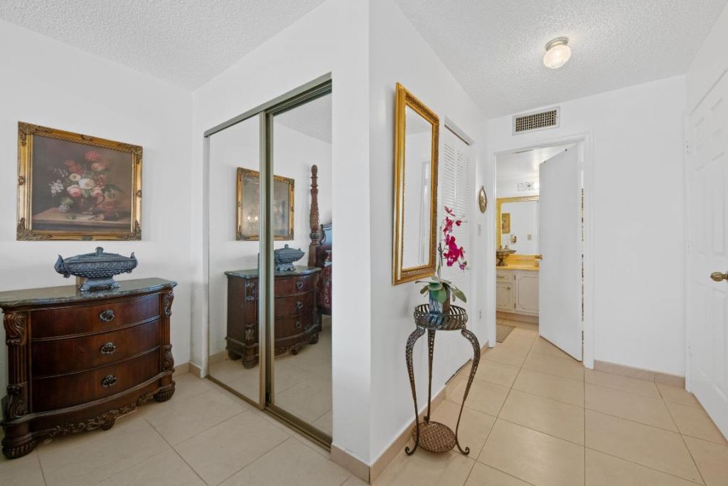 5180 E Sabal Palm Boulevard, Unit 338, Tamarac, FL 33319 Photo