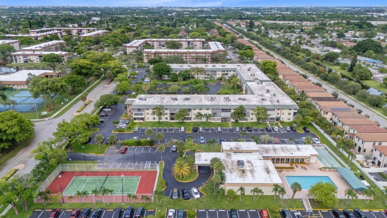 5180 E Sabal Palm Boulevard, Unit 338, Tamarac, FL 33319 Photo