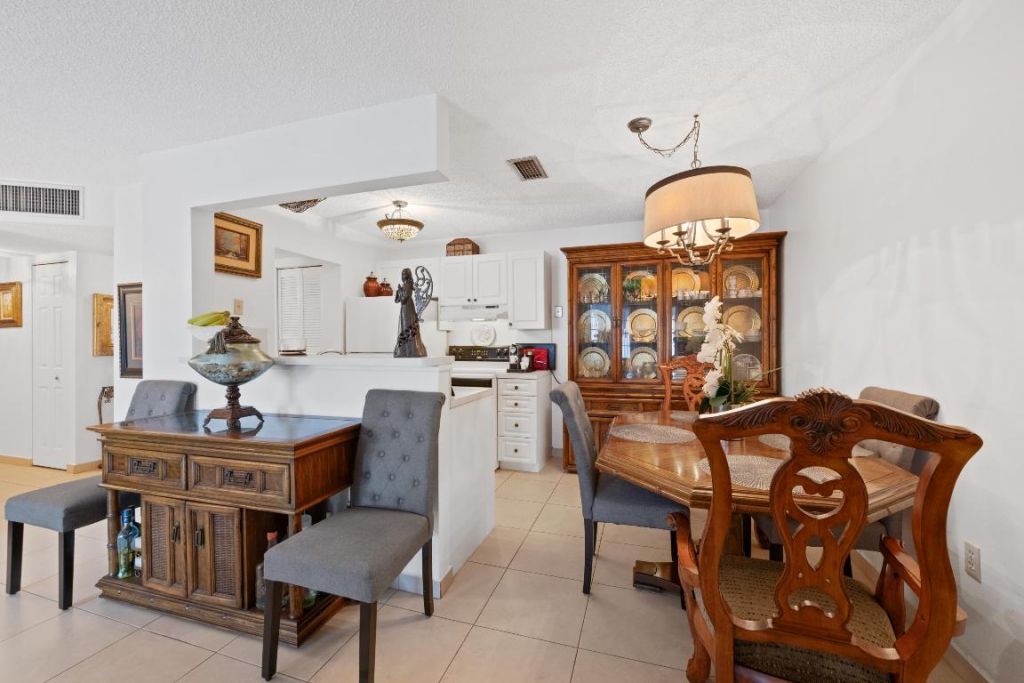 5180 E Sabal Palm Boulevard, Unit 338, Tamarac, FL 33319 Photo