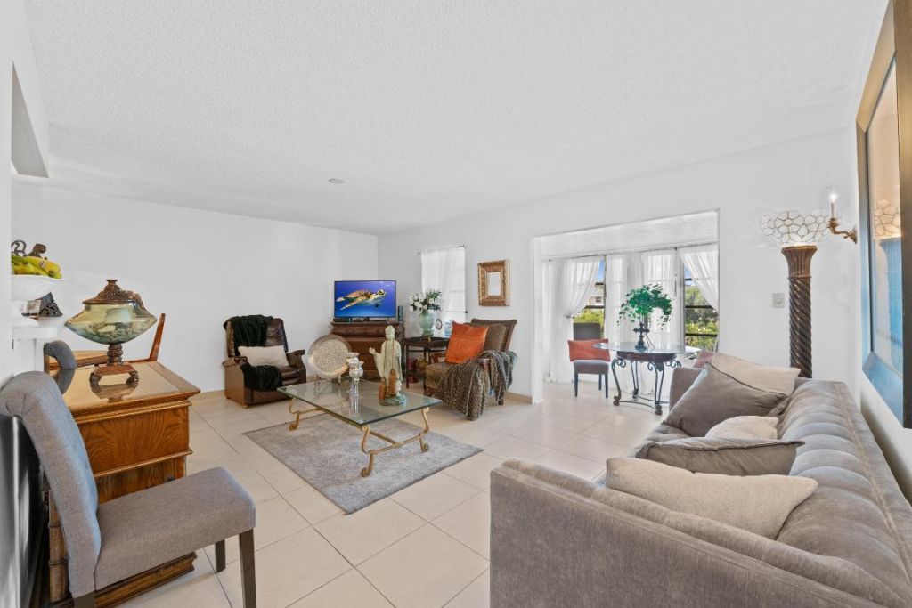 5180 E Sabal Palm Boulevard, Unit 338, Tamarac, FL 33319 Photo