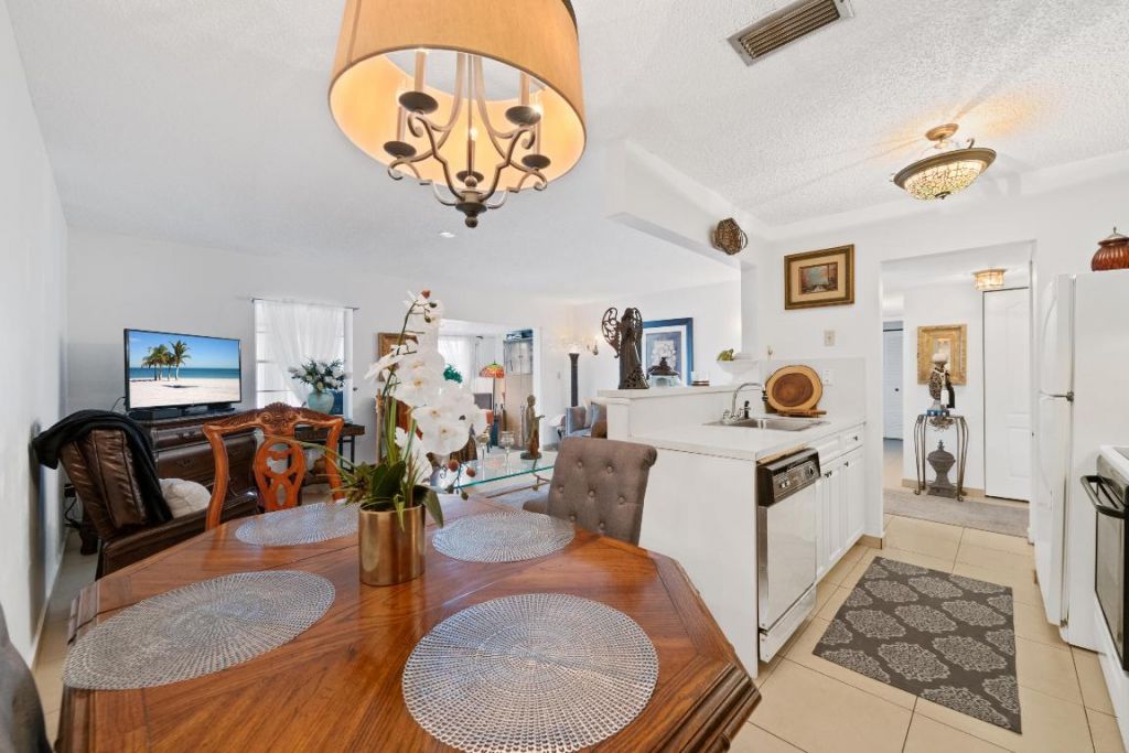 5180 E Sabal Palm Boulevard, Unit 338, Tamarac, FL 33319 Photo