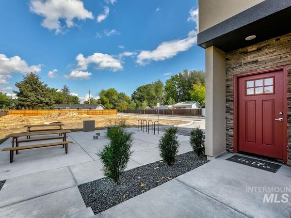 2327-2299 N Shaelyn Ln, Boise, ID 83713