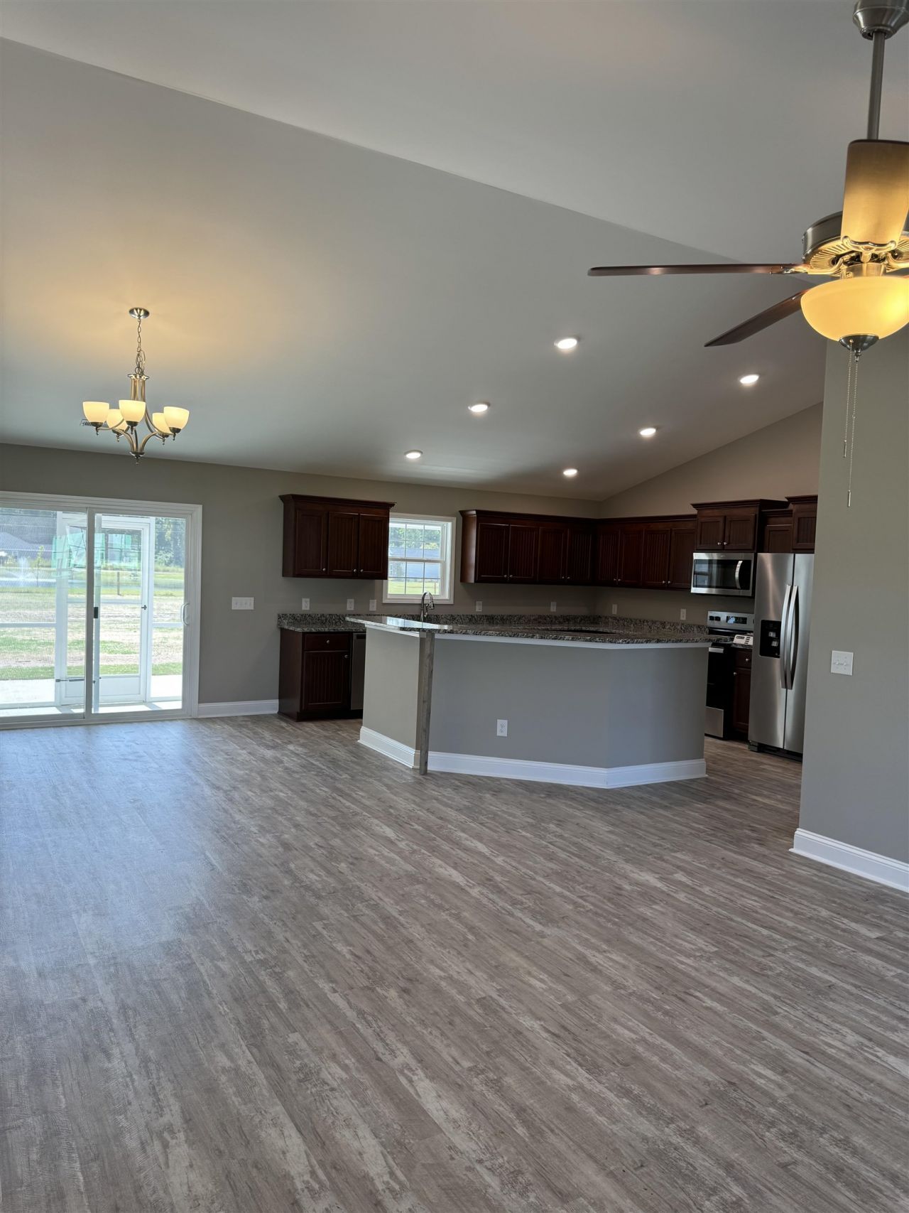 Tbb64 Privetts Rd. Photo 4