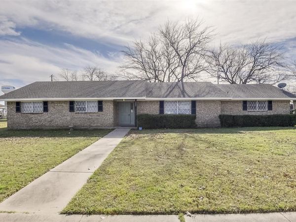 105 Stiles Drive, Midlothian, TX 76065