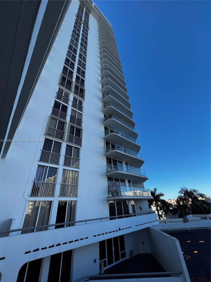 19707 Turnberry Way , Unit 4L, Aventura, FL 33180 Photo
