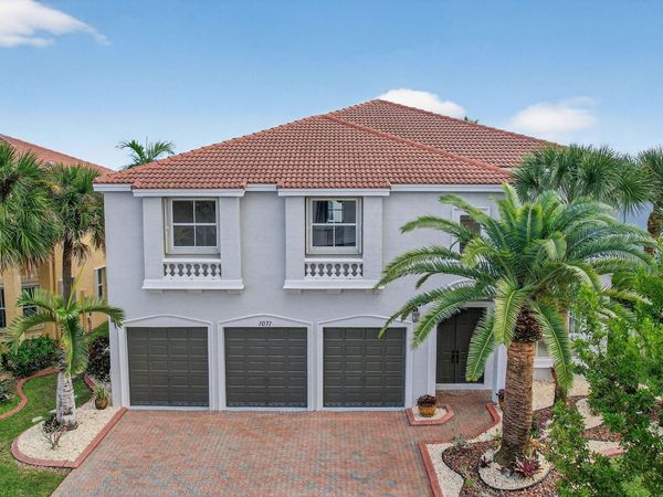 1071 SW 171st Ter, Pembroke Pines, FL 33027