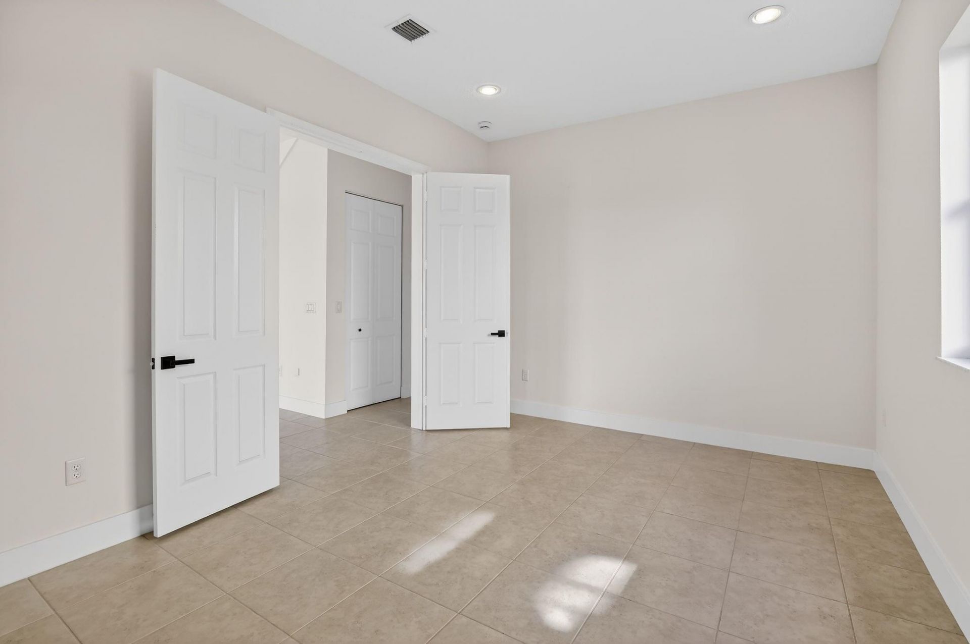 1071 SW 171st Ter, Pembroke Pines, FL 33027 Photo