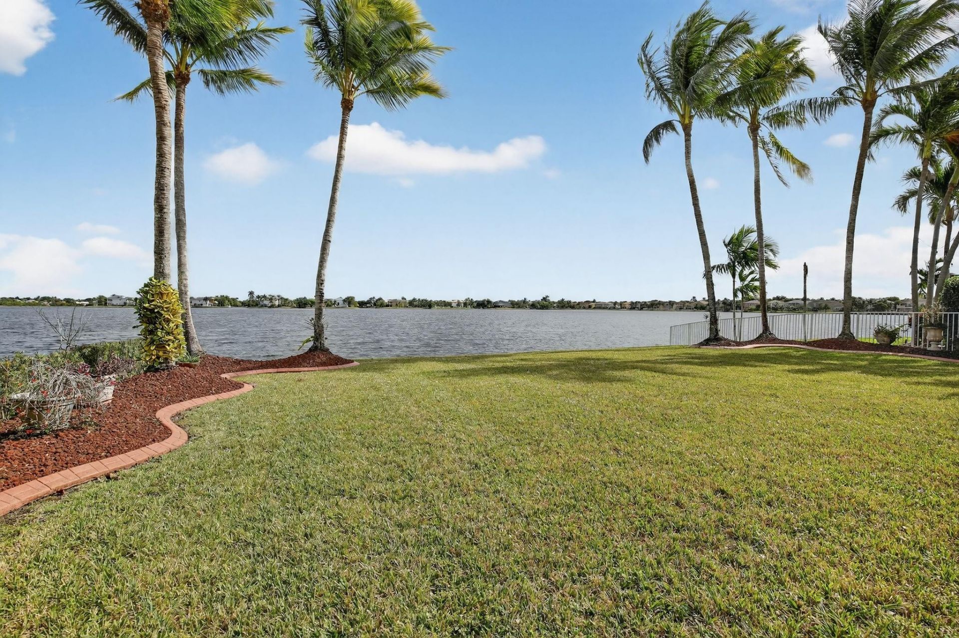 1071 SW 171st Ter, Pembroke Pines, FL 33027 Photo