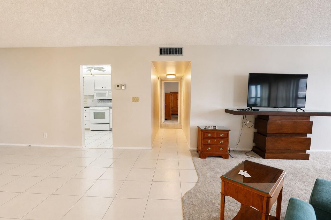 405 N Ocean Boulevard, Unit 1704, Pompano Beach, FL 33062 Photo