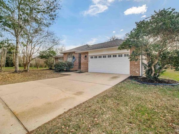 10675 Aloe Ln, Lillian, AL 36549