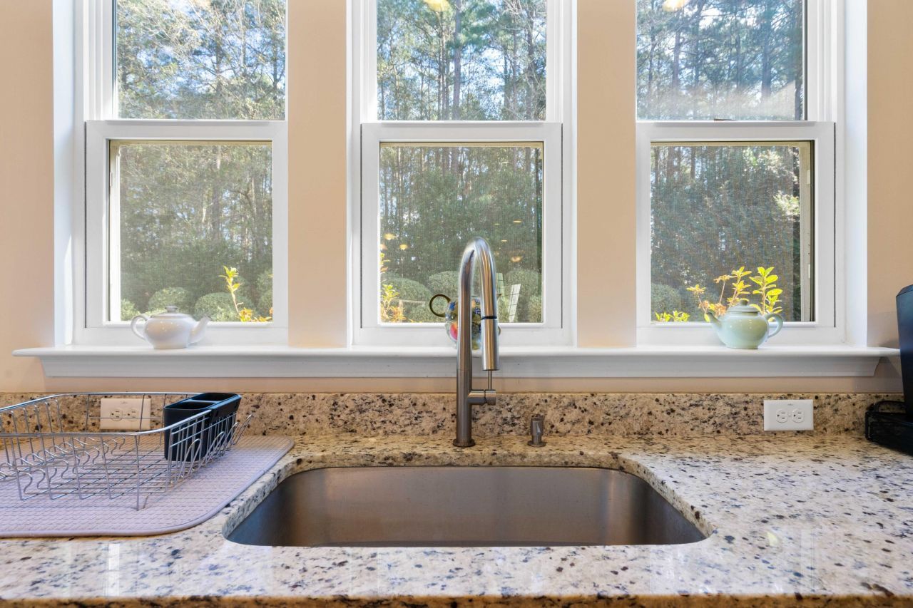 557 Sea Foam Street Photo 12