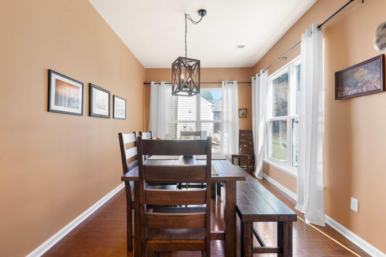 557 Sea Foam Street Photo 15