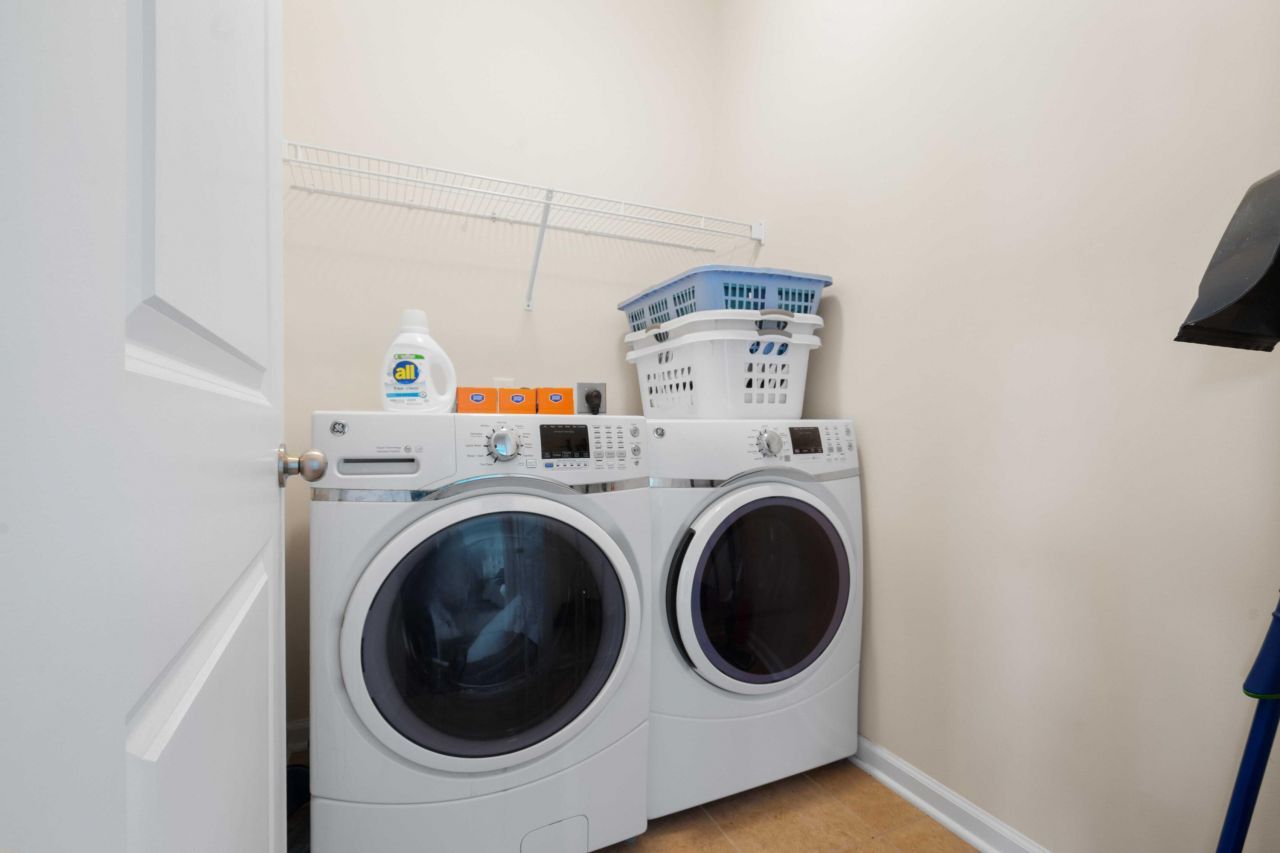 557 Sea Foam Street Photo 20