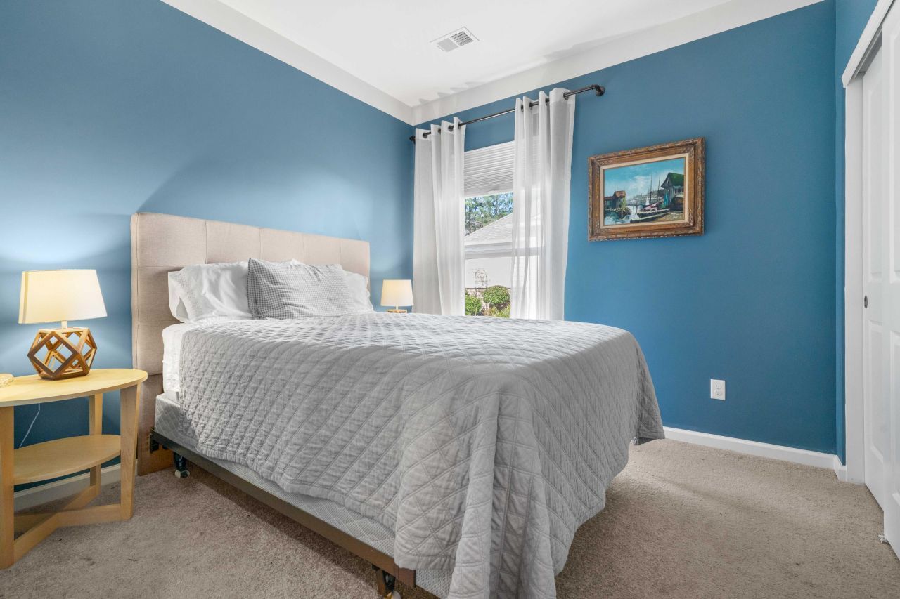 557 Sea Foam Street Photo 22