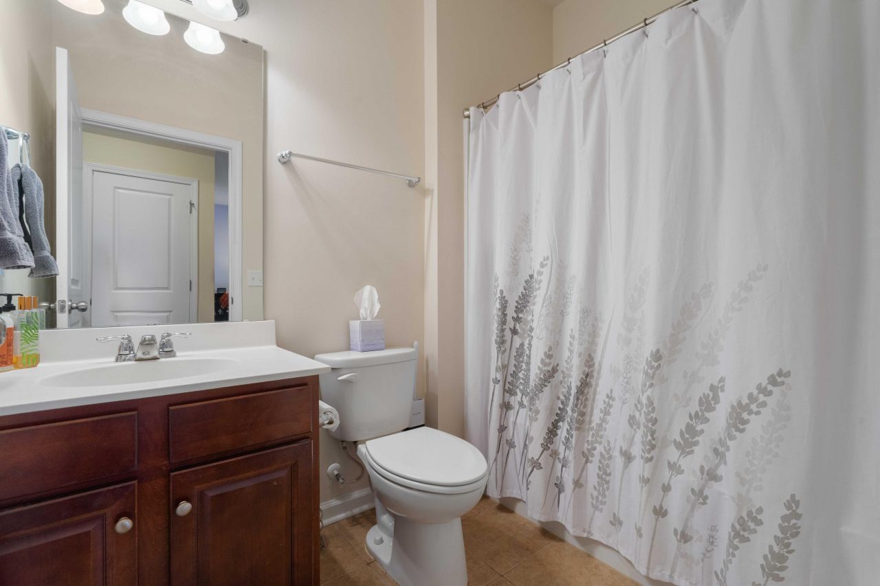 557 Sea Foam Street Photo 23