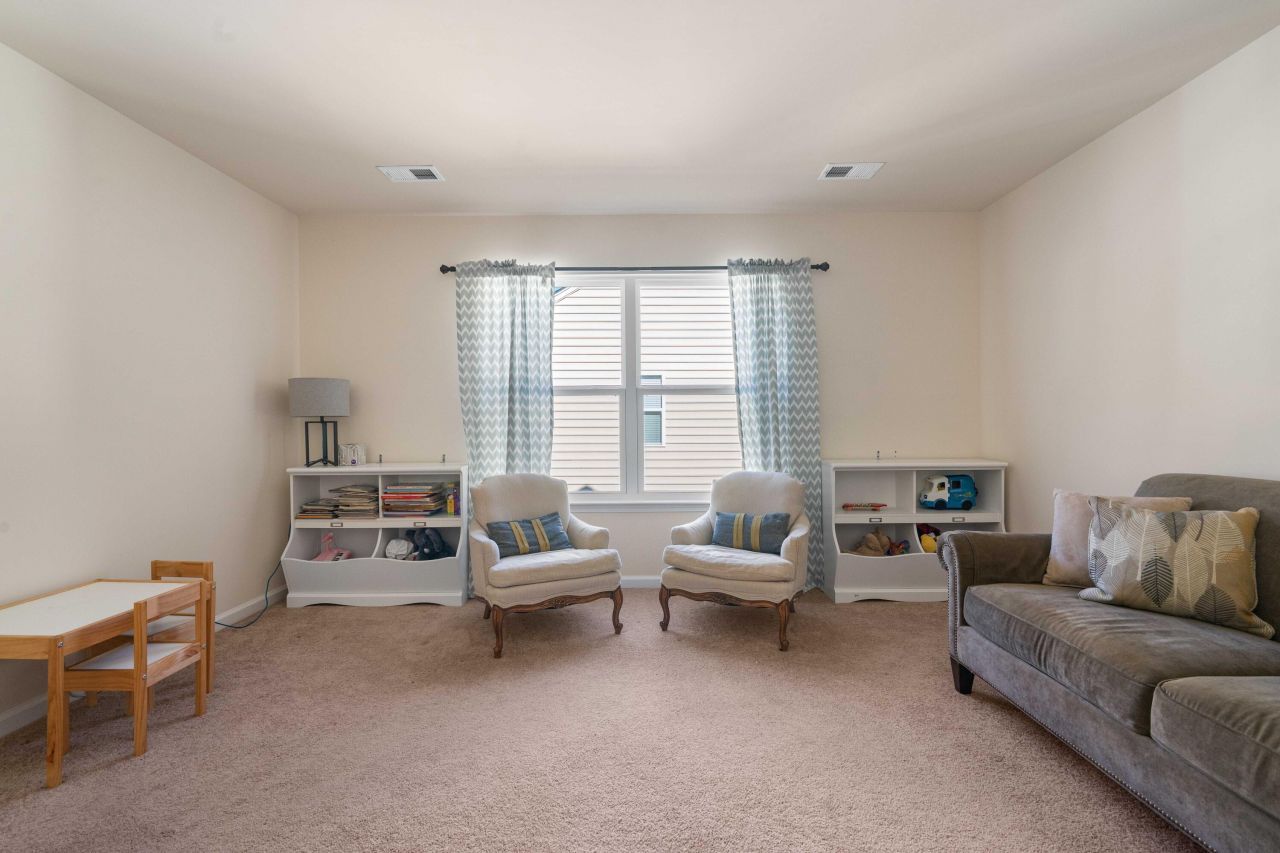 557 Sea Foam Street Photo 25