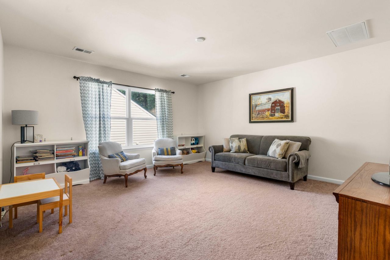 557 Sea Foam Street Photo 26