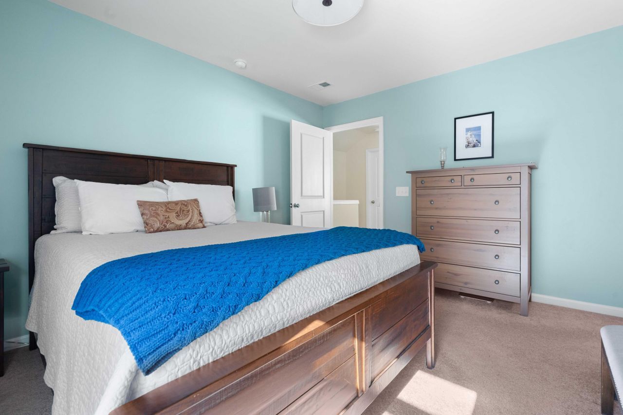 557 Sea Foam Street Photo 28