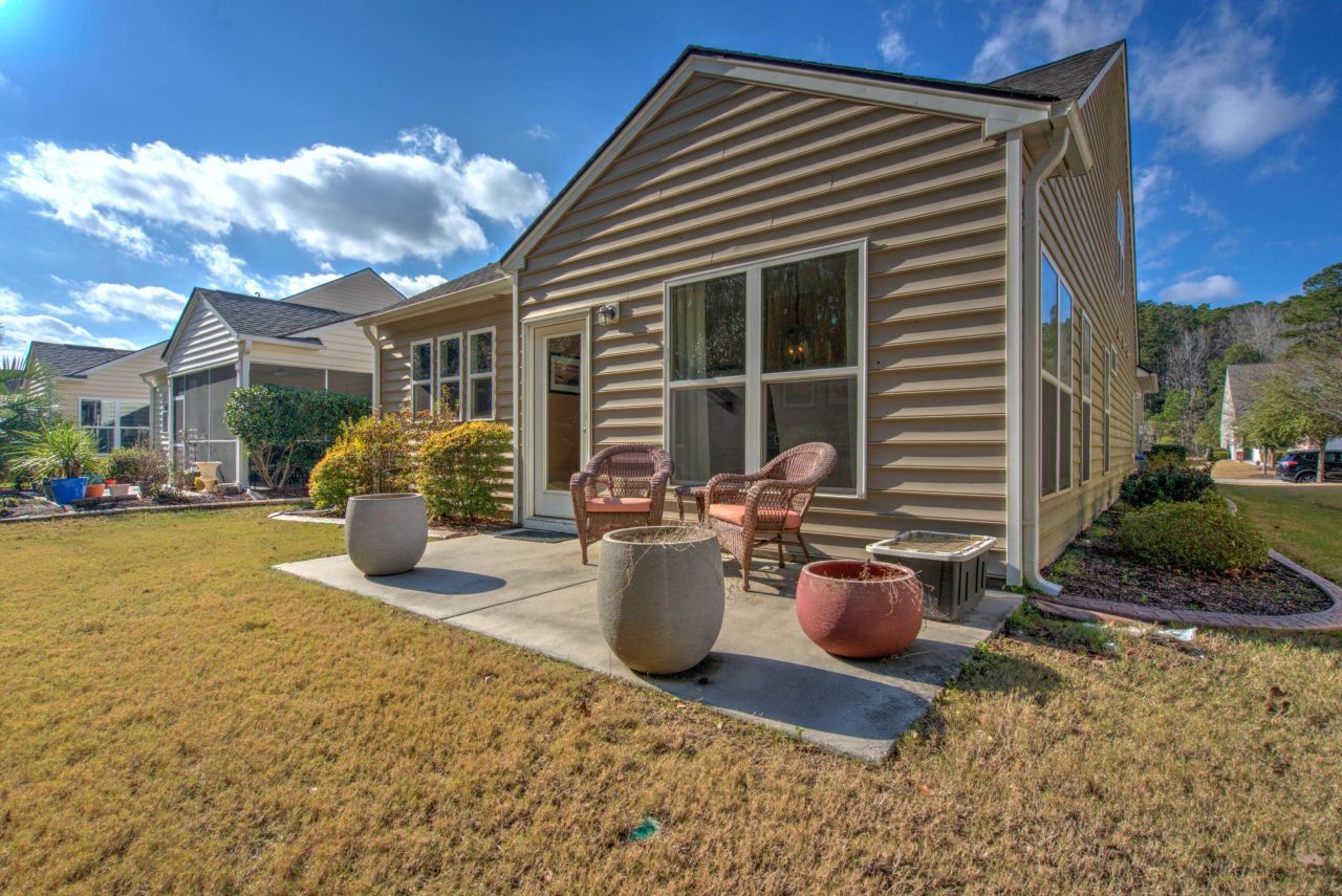 557 Sea Foam Street Photo 31