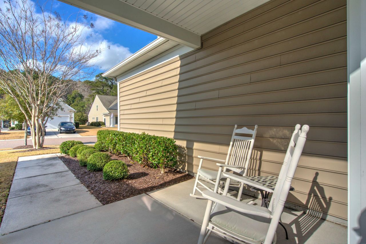 557 Sea Foam Street Photo 34