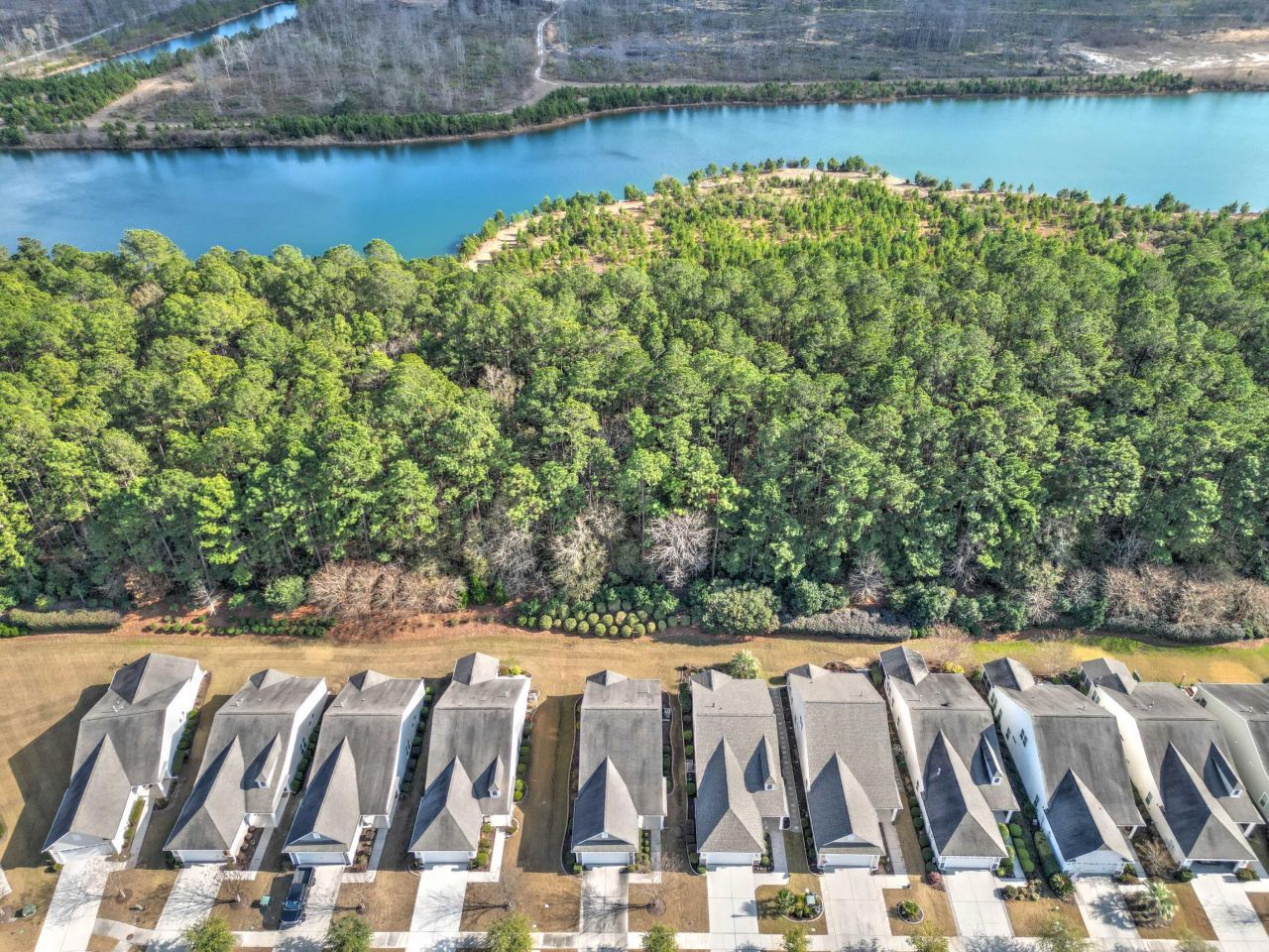 557 Sea Foam Street Photo 35