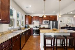 557 Sea Foam Street photo 4