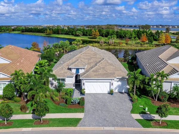 8262 GRANDE SHORES DRIVE, SARASOTA, FL 34240