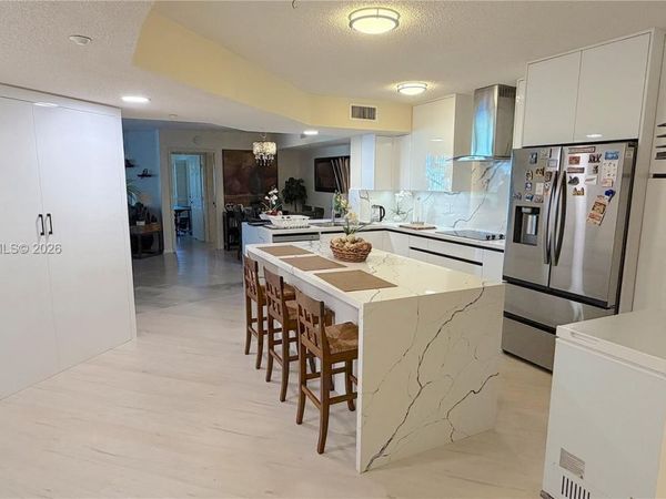 9539 Weldon Cir, Unit F207, Tamarac, FL 33321