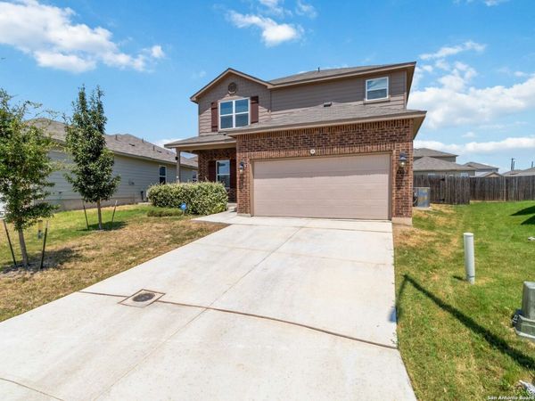 4502 Heathers Rose, St Hedwig, TX 78152